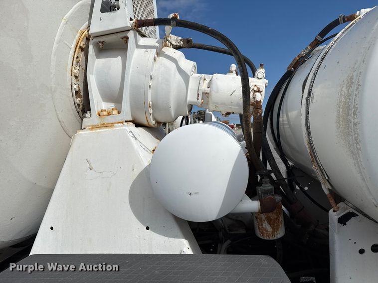 image for item EP0662 2001 Mack RD690S ready mix truck