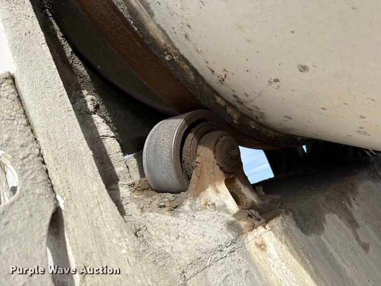 image for item EP0662 2001 Mack RD690S ready mix truck