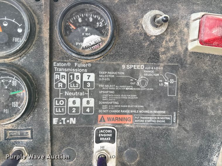 image for item EP0662 2001 Mack RD690S ready mix truck