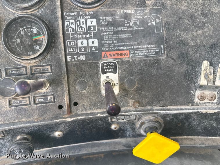 image for item EP0662 2001 Mack RD690S ready mix truck