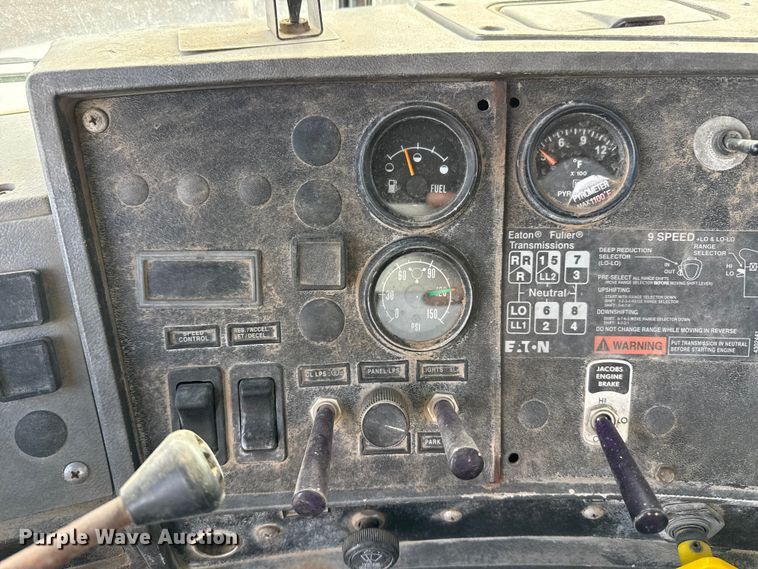 image for item EP0662 2001 Mack RD690S ready mix truck