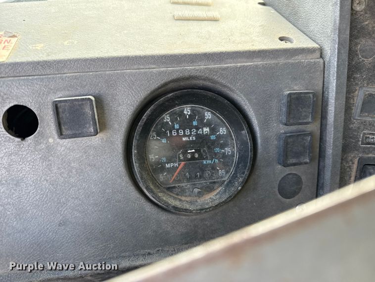 image for item EP0662 2001 Mack RD690S ready mix truck