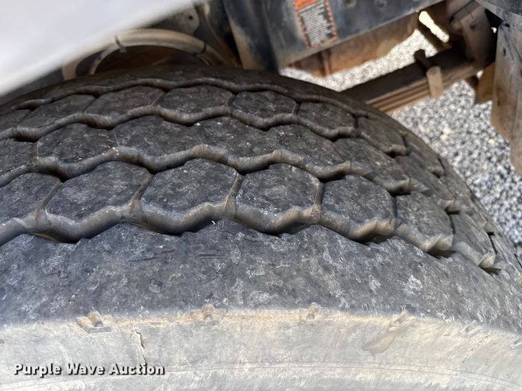 image for item EP0662 2001 Mack RD690S ready mix truck