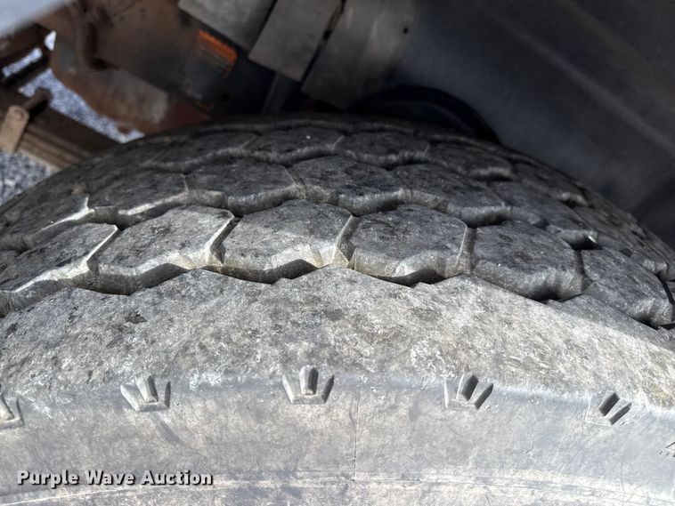 image for item EP0662 2001 Mack RD690S ready mix truck