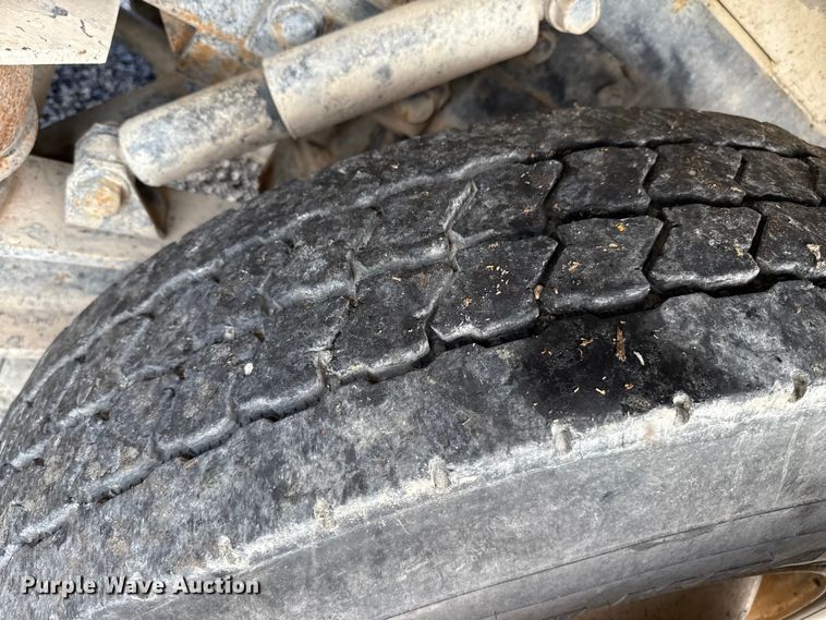 image for item EP0662 2001 Mack RD690S ready mix truck