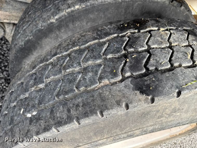 image for item EP0662 2001 Mack RD690S ready mix truck