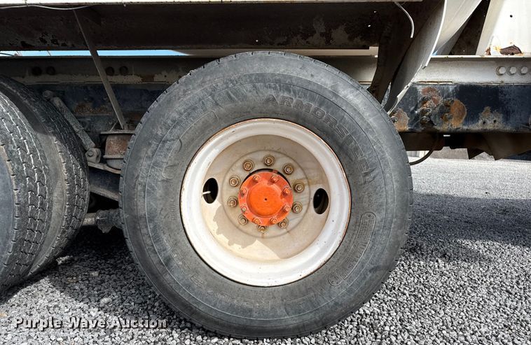 image for item EP0662 2001 Mack RD690S ready mix truck