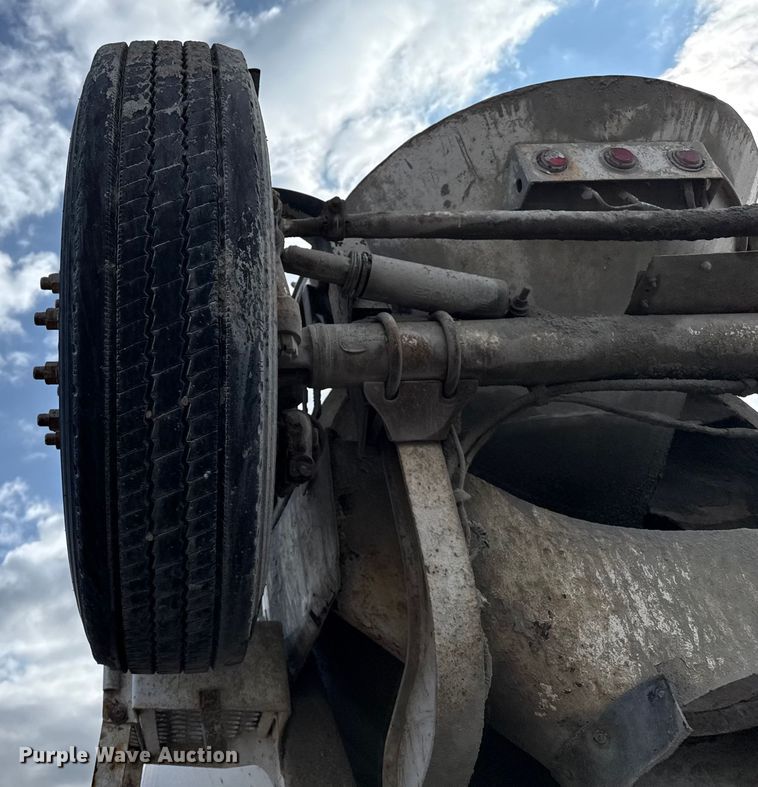 image for item EP0662 2001 Mack RD690S ready mix truck