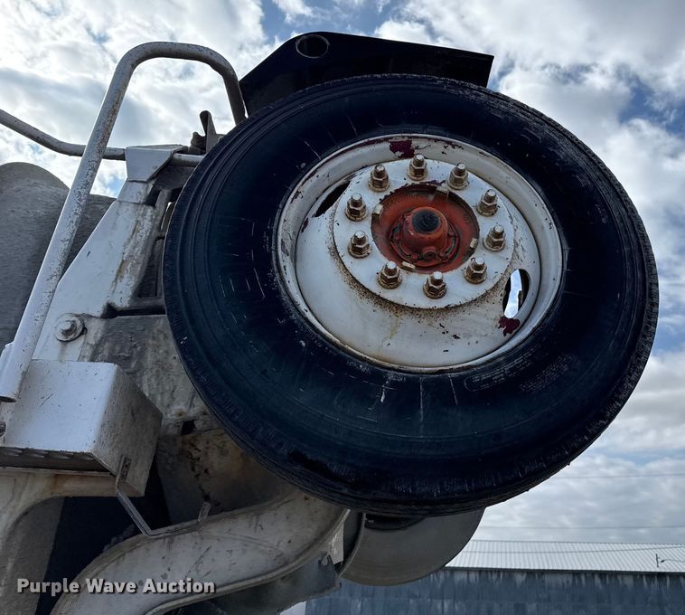 image for item EP0662 2001 Mack RD690S ready mix truck
