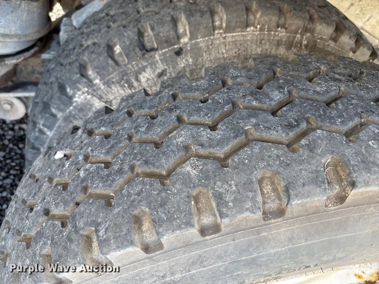 image for item EP0662 2001 Mack RD690S ready mix truck