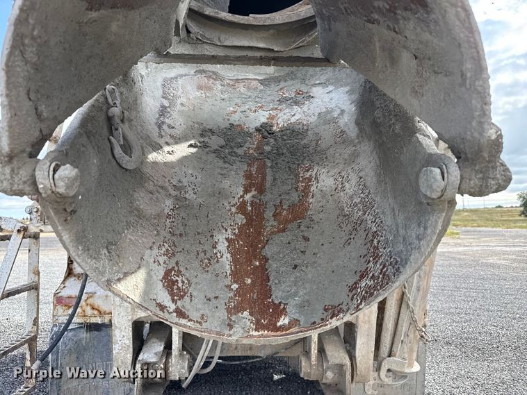 image for item EP0662 2001 Mack RD690S ready mix truck