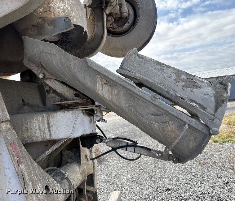 image for item EP0662 2001 Mack RD690S ready mix truck