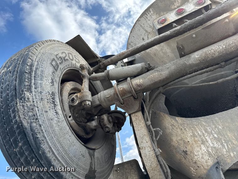 image for item EP0662 2001 Mack RD690S ready mix truck