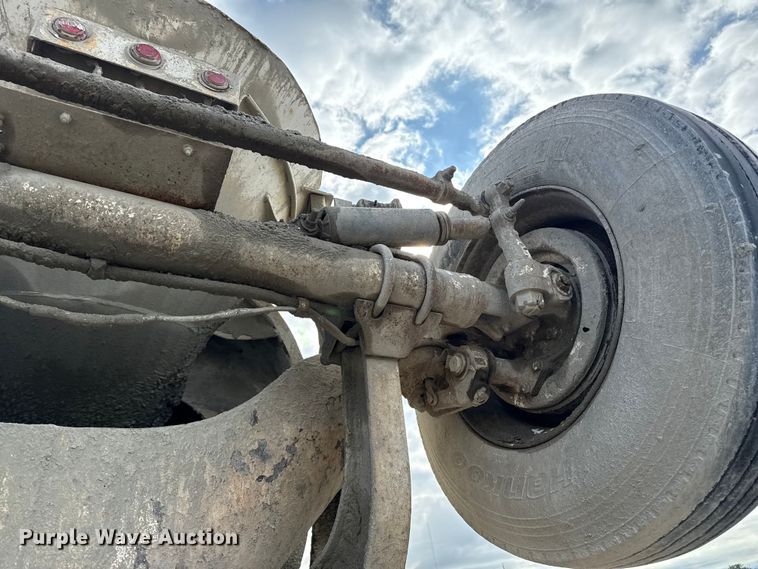 image for item EP0662 2001 Mack RD690S ready mix truck