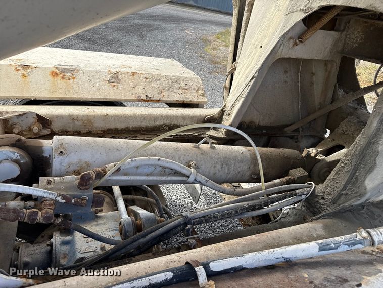 image for item EP0662 2001 Mack RD690S ready mix truck