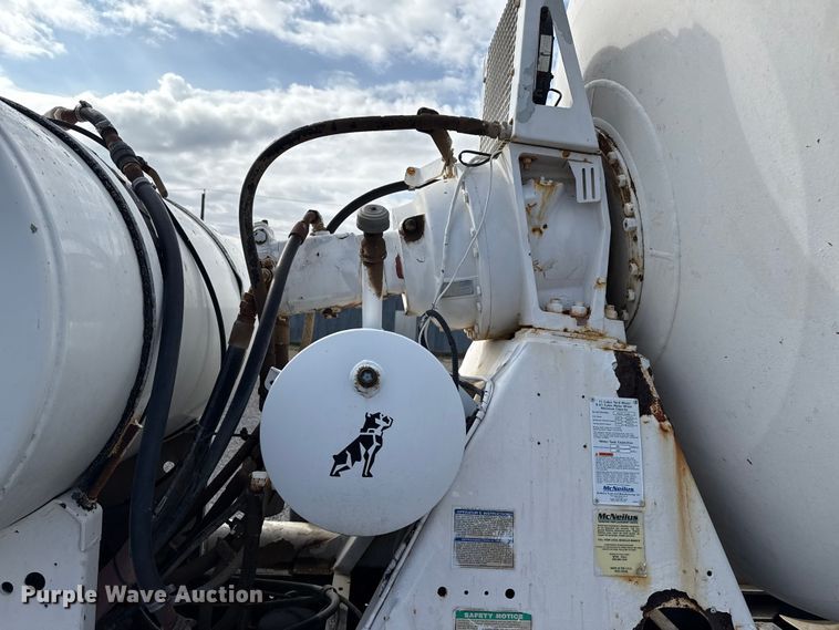 image for item EP0662 2001 Mack RD690S ready mix truck