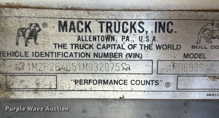 image for item EP0662 2001 Mack RD690S ready mix truck