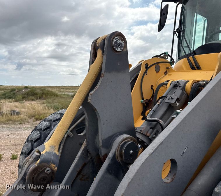 image for item EP0663 2007 Volvo L70F wheel loader