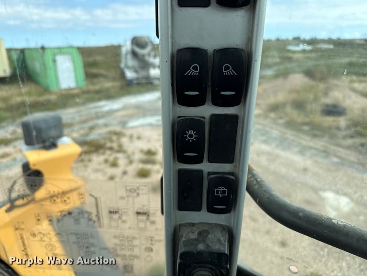 image for item EP0663 2007 Volvo L70F wheel loader