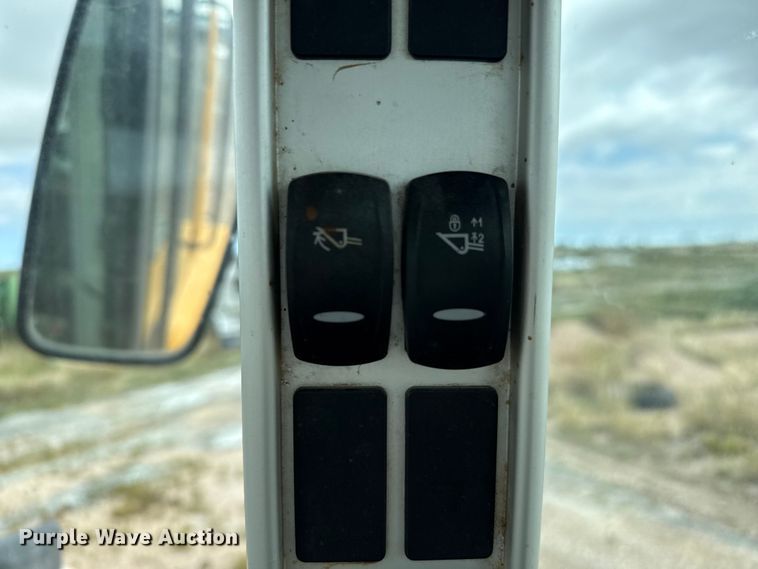 image for item EP0663 2007 Volvo L70F wheel loader