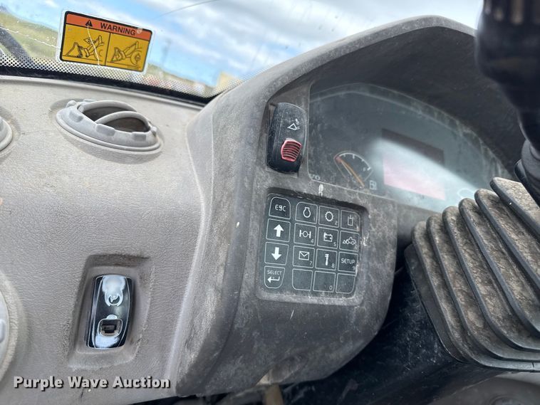 image for item EP0663 2007 Volvo L70F wheel loader