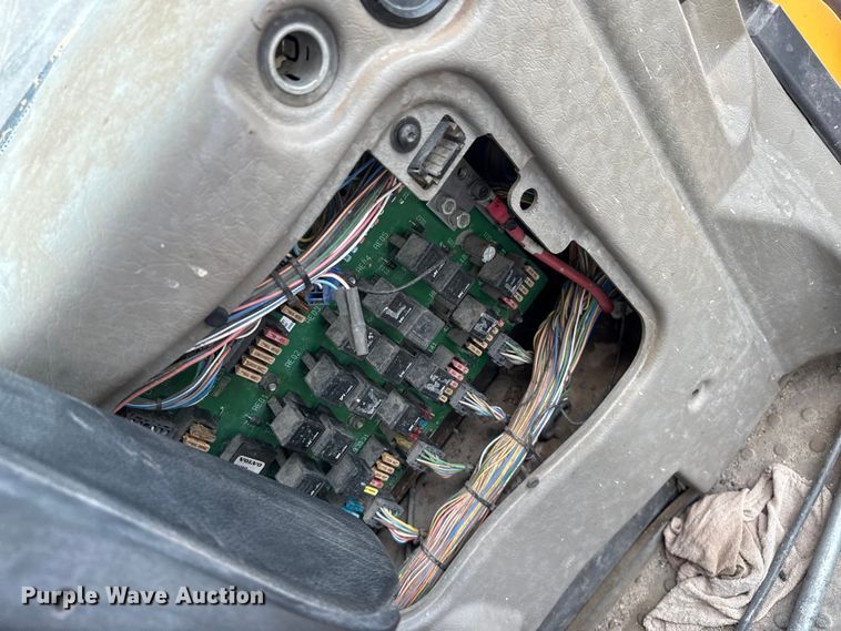 image for item EP0663 2007 Volvo L70F wheel loader