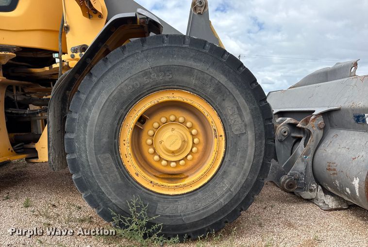 image for item EP0663 2007 Volvo L70F wheel loader