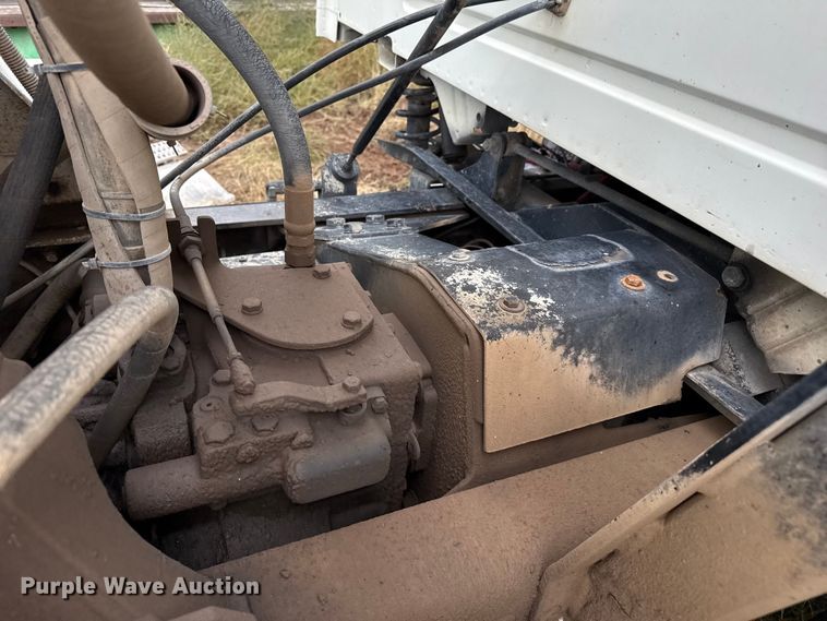 image for item EP0664 2005 Volvo VHD ready mix truck