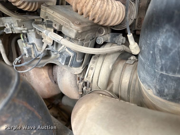 image for item EP0664 2005 Volvo VHD ready mix truck