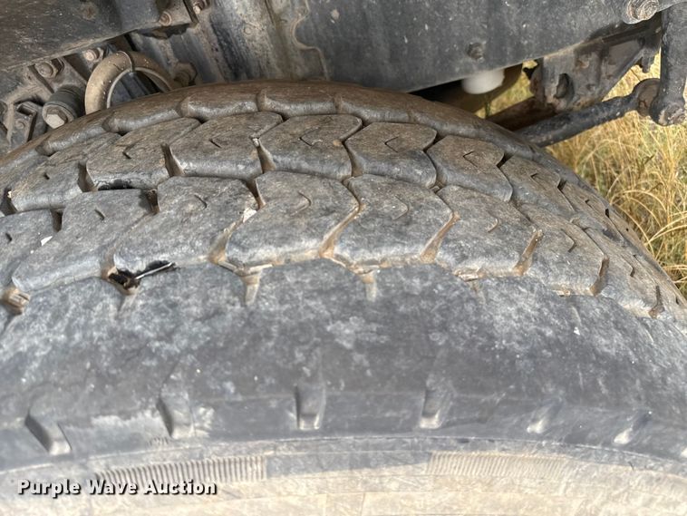 image for item EP0664 2005 Volvo VHD ready mix truck