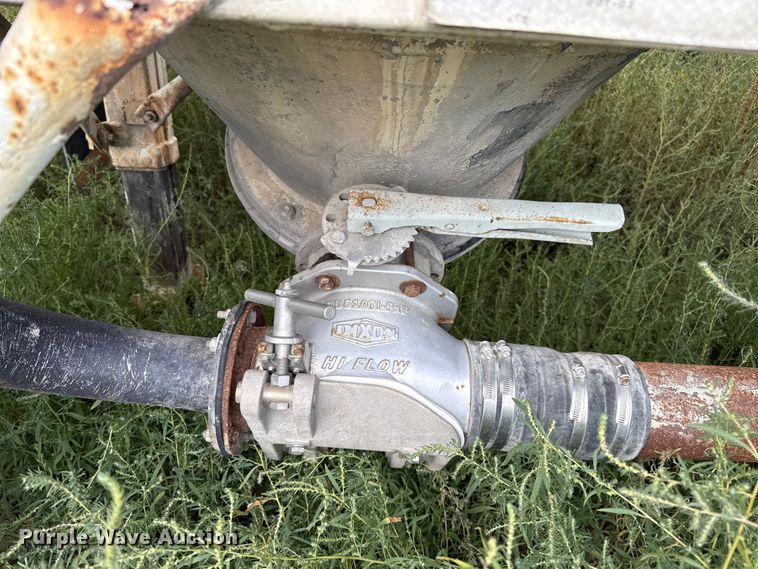 image for item EP0665 1983 Fruehauf HAB-F2-J pneumatic dry bulk trailer