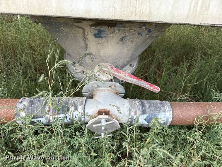 image for item EP0665 1983 Fruehauf HAB-F2-J pneumatic dry bulk trailer