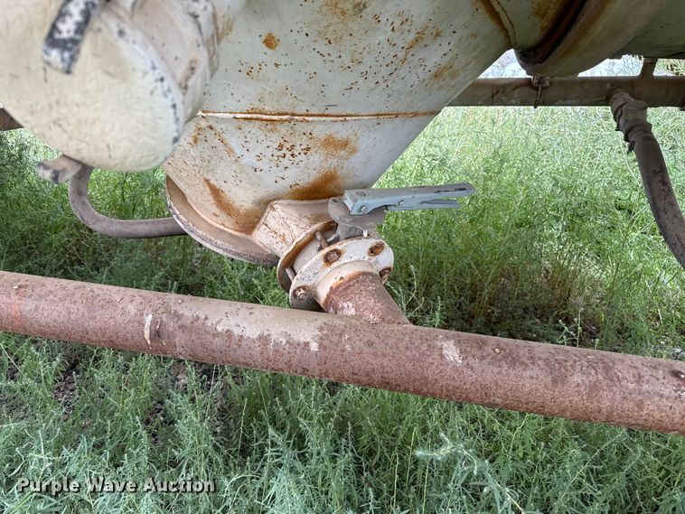 image for item EP0667 1965 Fruehauf pneumatic dry bulk trailer