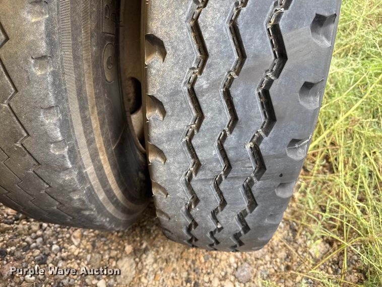 image for item EP0667 1965 Fruehauf pneumatic dry bulk trailer