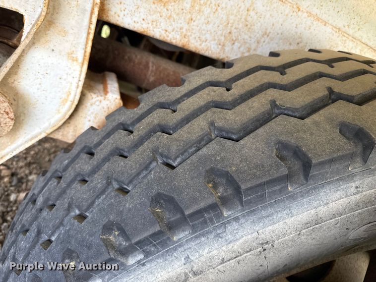 image for item EP0667 1965 Fruehauf pneumatic dry bulk trailer