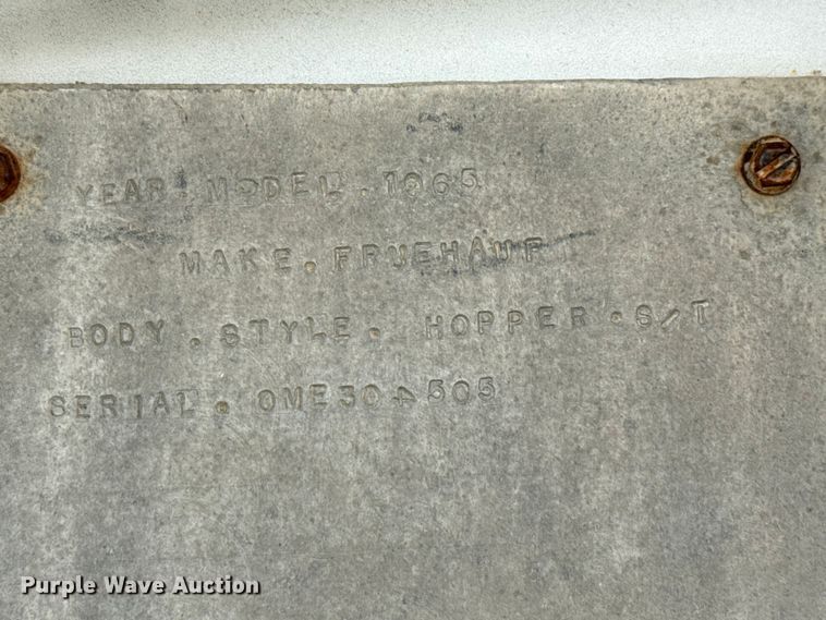 image for item EP0667 1965 Fruehauf pneumatic dry bulk trailer