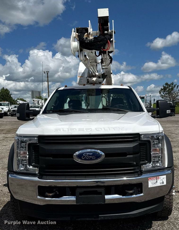 image for item EQ1465 2019 Ford   F550 bucket truck