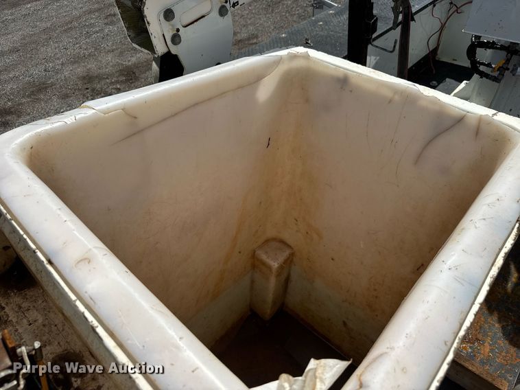 image for item EQ1465 2019 Ford   F550 bucket truck