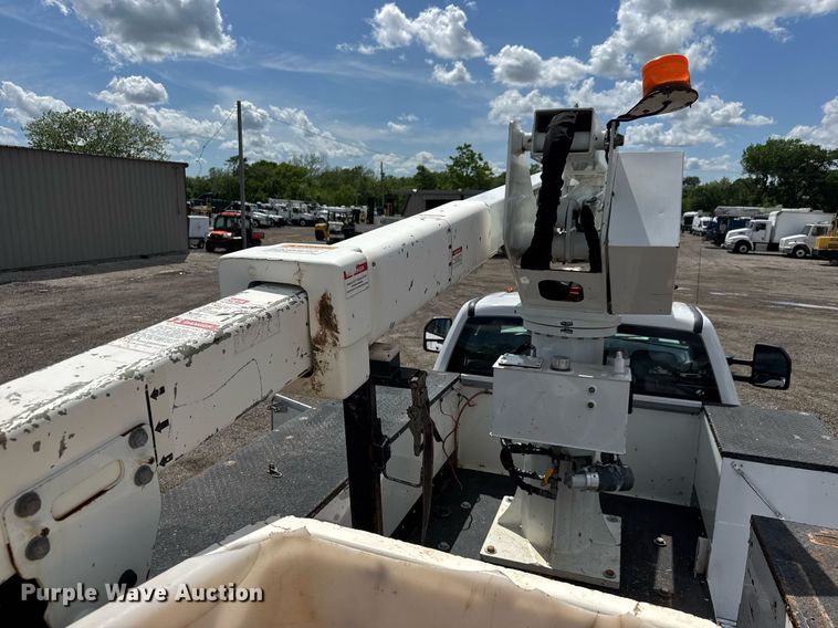 image for item EQ1465 2019 Ford   F550 bucket truck