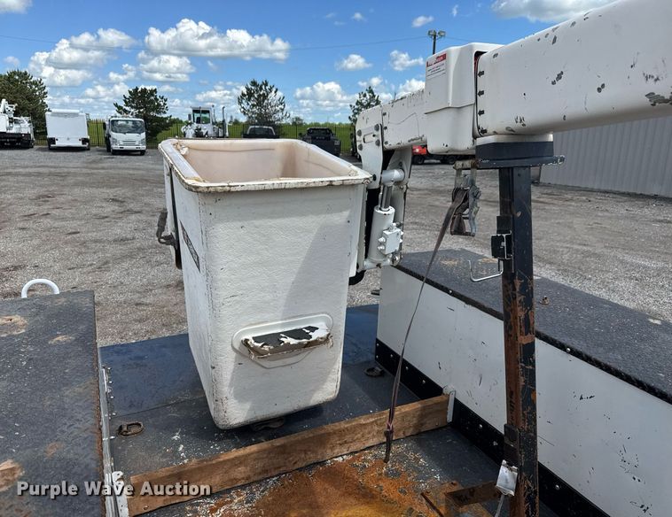 image for item EQ1465 2019 Ford   F550 bucket truck