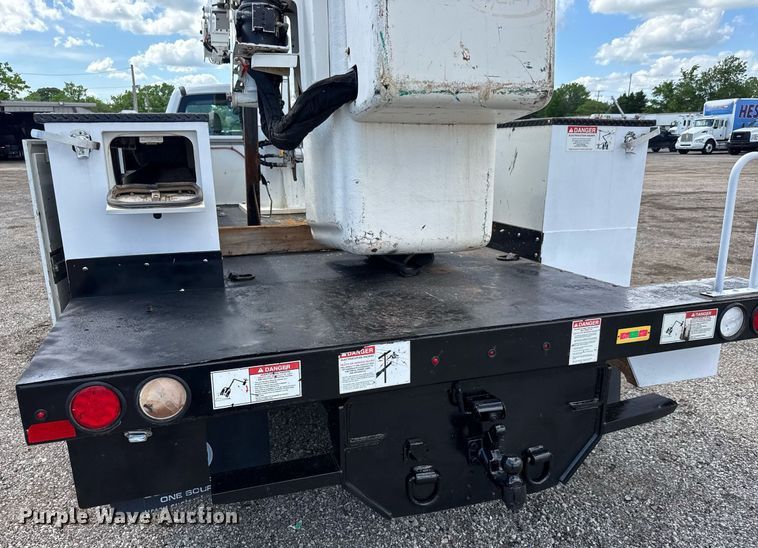 image for item EQ1465 2019 Ford   F550 bucket truck