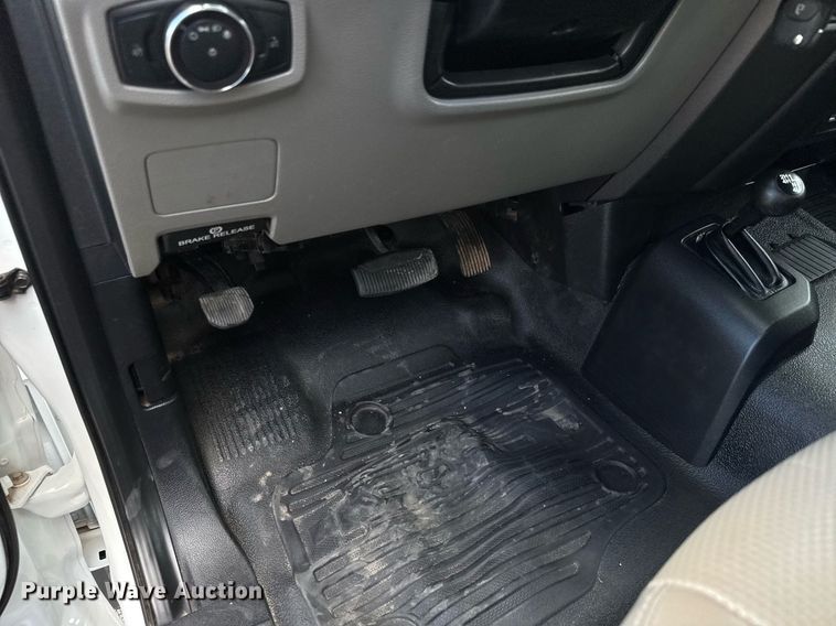 image for item EQ1465 2019 Ford   F550 bucket truck