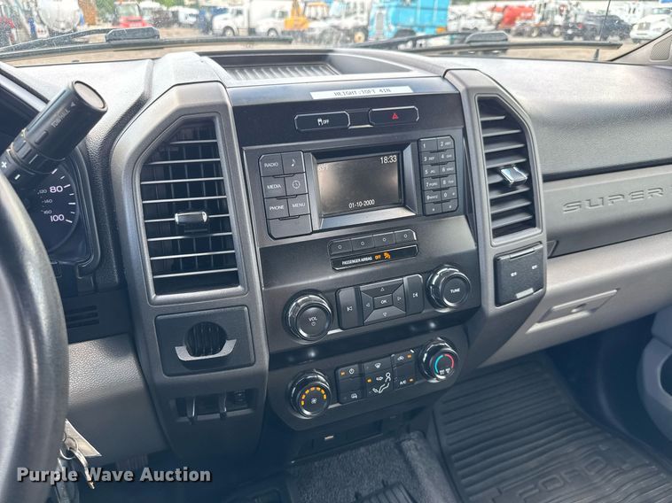 image for item EQ1465 2019 Ford   F550 bucket truck