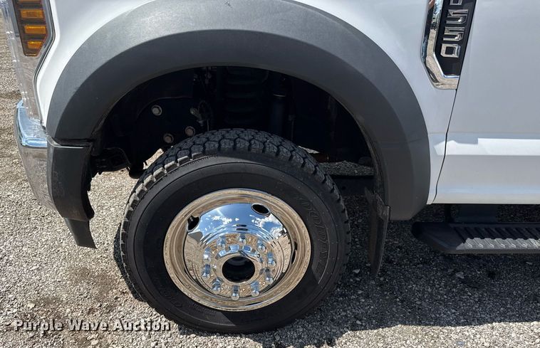 image for item EQ1465 2019 Ford   F550 bucket truck