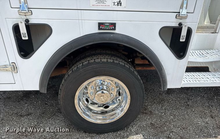 image for item EQ1465 2019 Ford   F550 bucket truck
