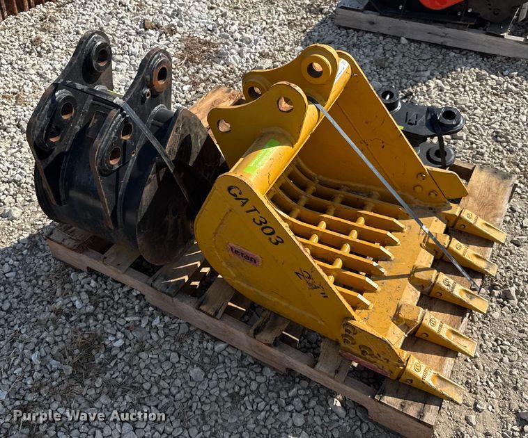 image for item ER0069 Mini excavator attachments