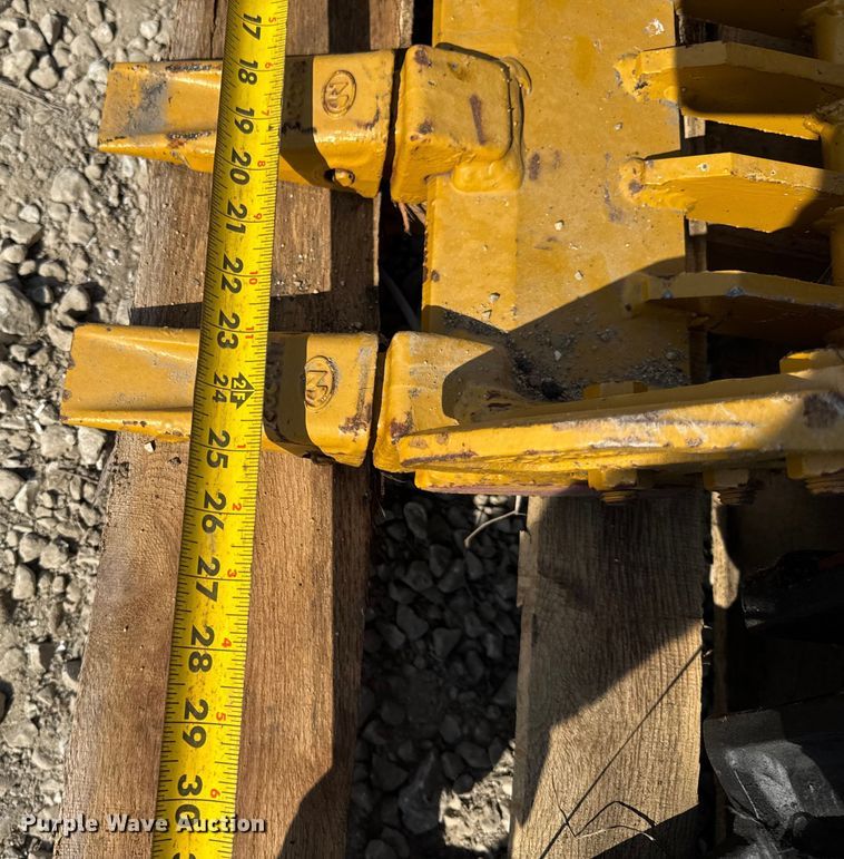 image for item ER0069 Mini excavator attachments