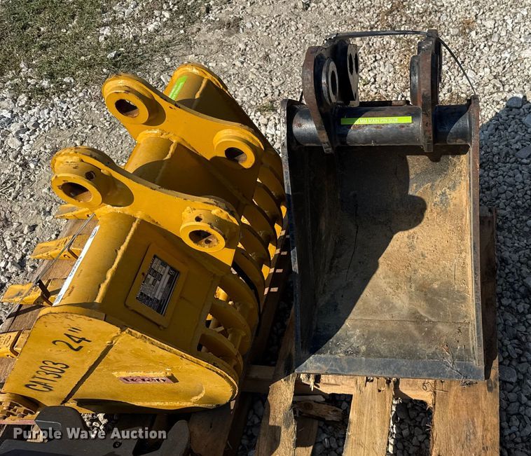 image for item ER0069 Mini excavator attachments