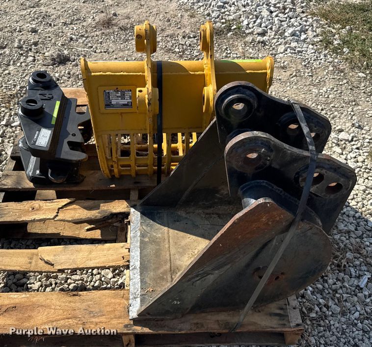 image for item ER0069 Mini excavator attachments
