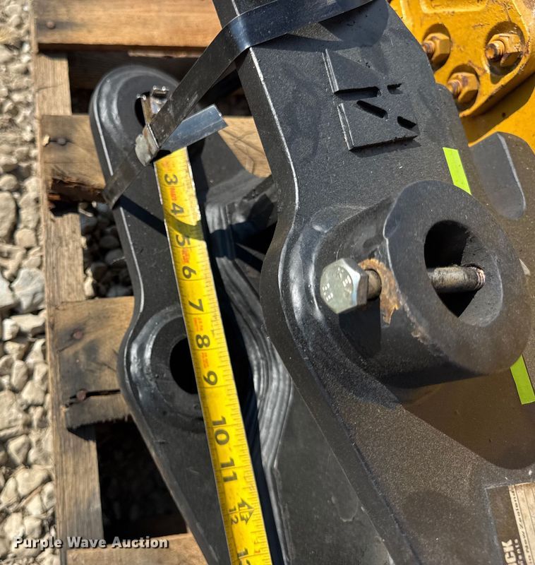 image for item ER0069 Mini excavator attachments